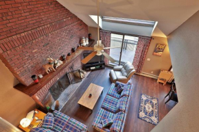 Sunrise Timberline- 3BR, 2BA Ski In Ski Out Condo condo